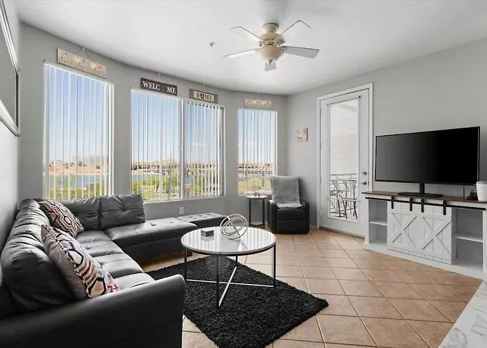 Lakefront Serenity Holiday home Tempe