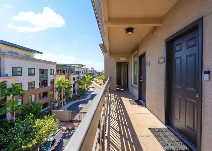 Lakefront Serenity Holiday home Tempe